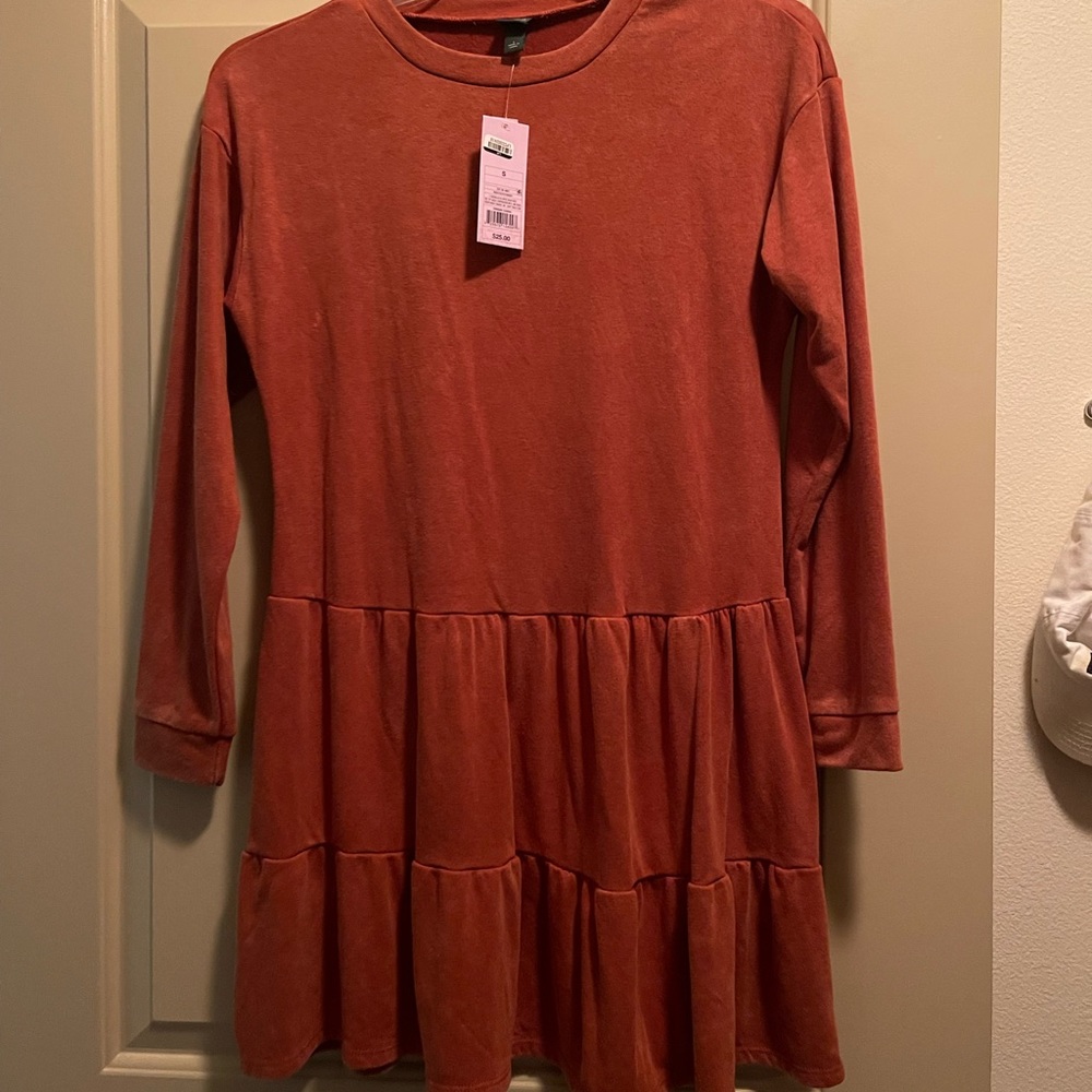orange long sleeve dress, perfect for the winter. Can be dressed up or down